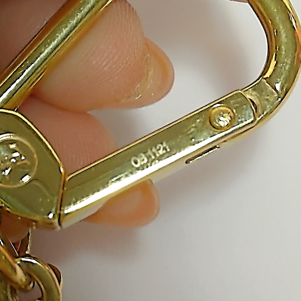 Louis Vuitton Porte Cles Coeur Rayeur Key Ring Bag Charm - Picture 10 of 10